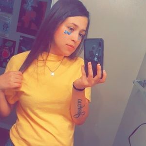 Meet your Posher, Crystal